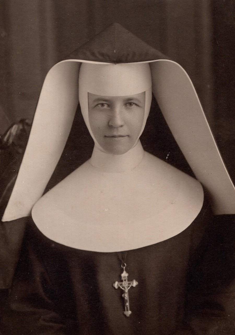 Sister Sylvester Retkowski in 1909, aged 32